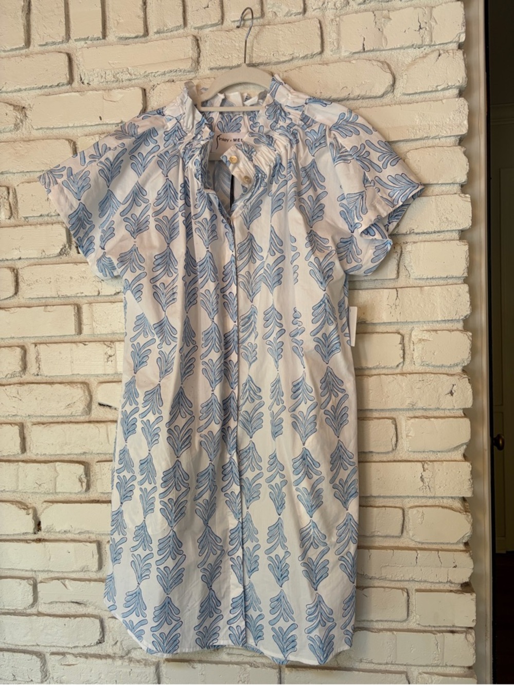 Jenny Palmetto Dress
Lightweight dress with Blue Leaf Print